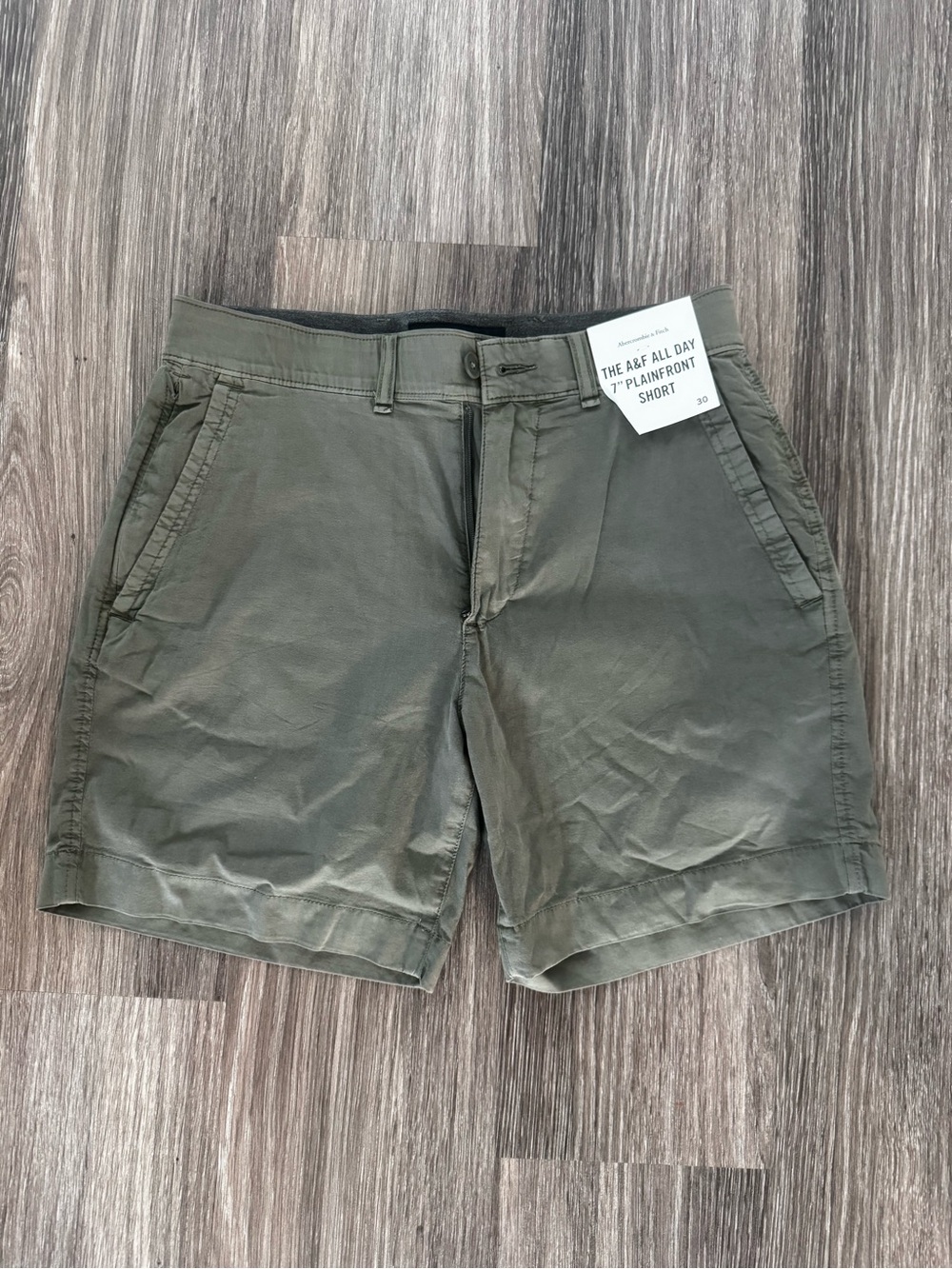 Abercrombie & Fitch Men’s Flat-Front Shorts in Olive